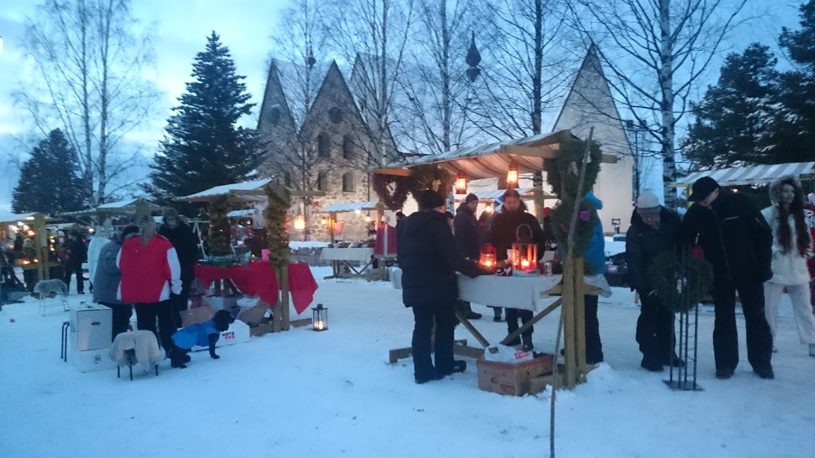 Gammeldags julmarkand i Öjeby kyrkstad